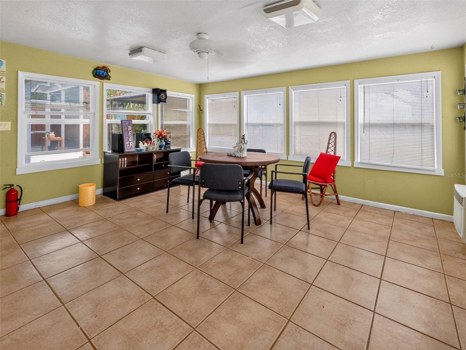 Single Family Residence at 8516 TWIN LAKE BLVD, TAMPA, photo 38 of 50