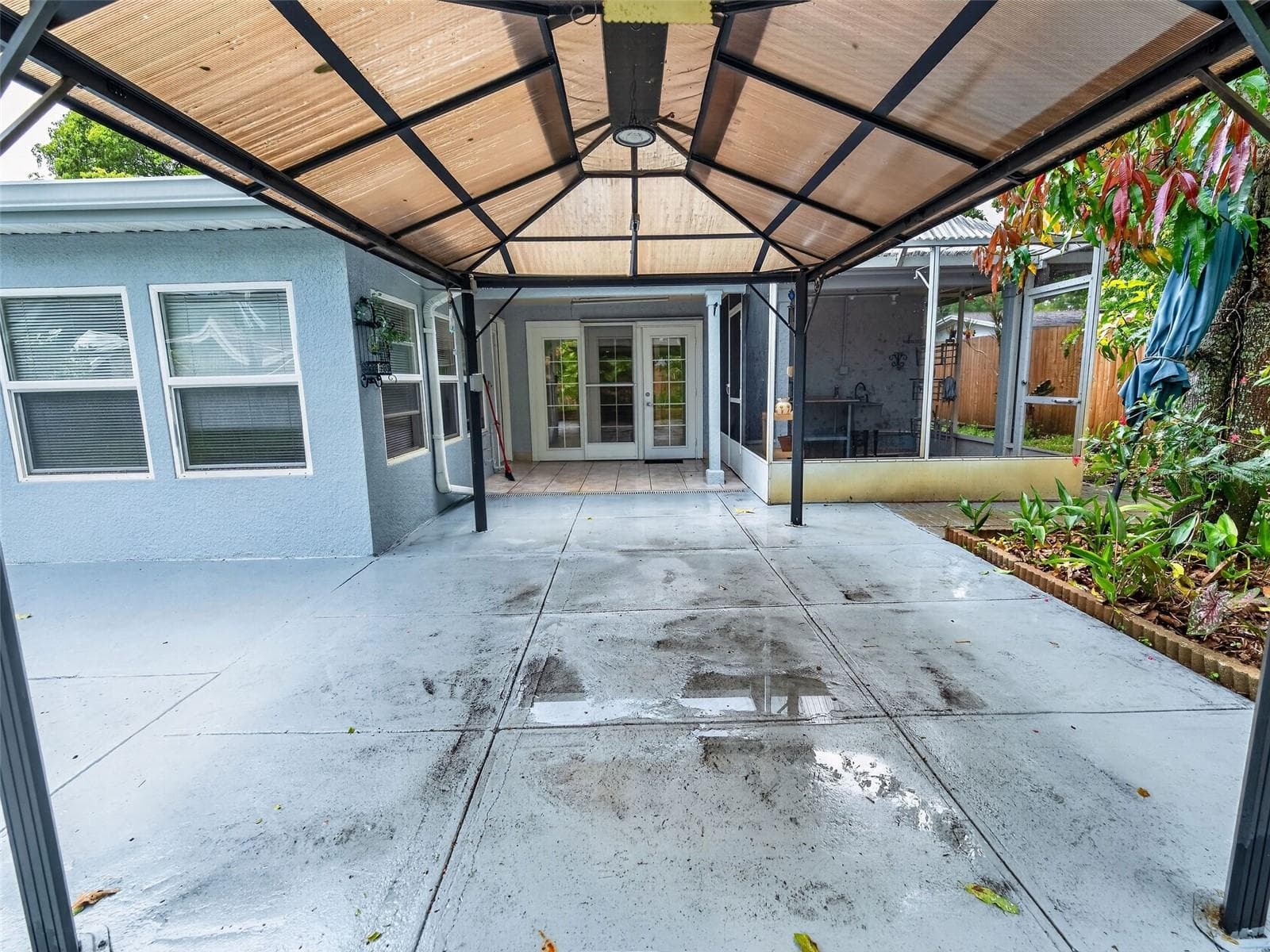 Single Family Residence at 8516 TWIN LAKE BLVD, TAMPA, photo 41 of 50