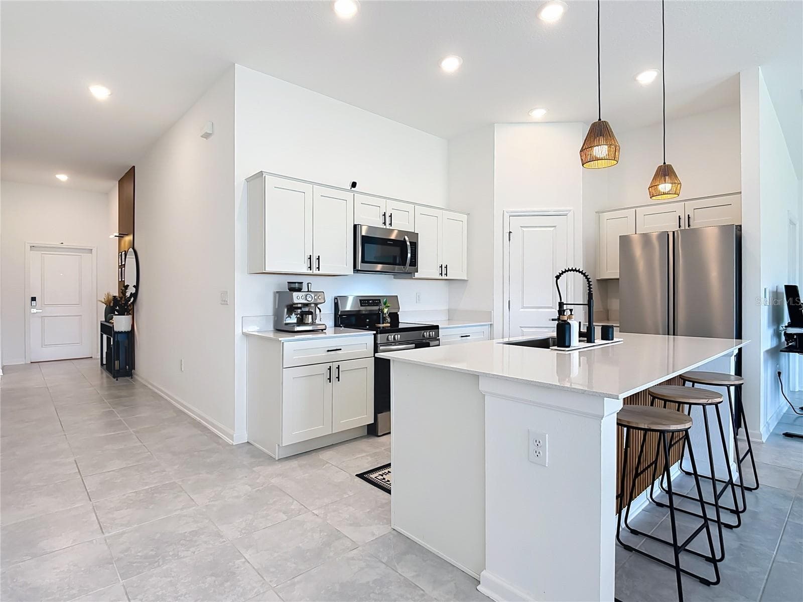 Open floor plan kitchen area - 4782 CLOISTER ST, KISSIMMEE