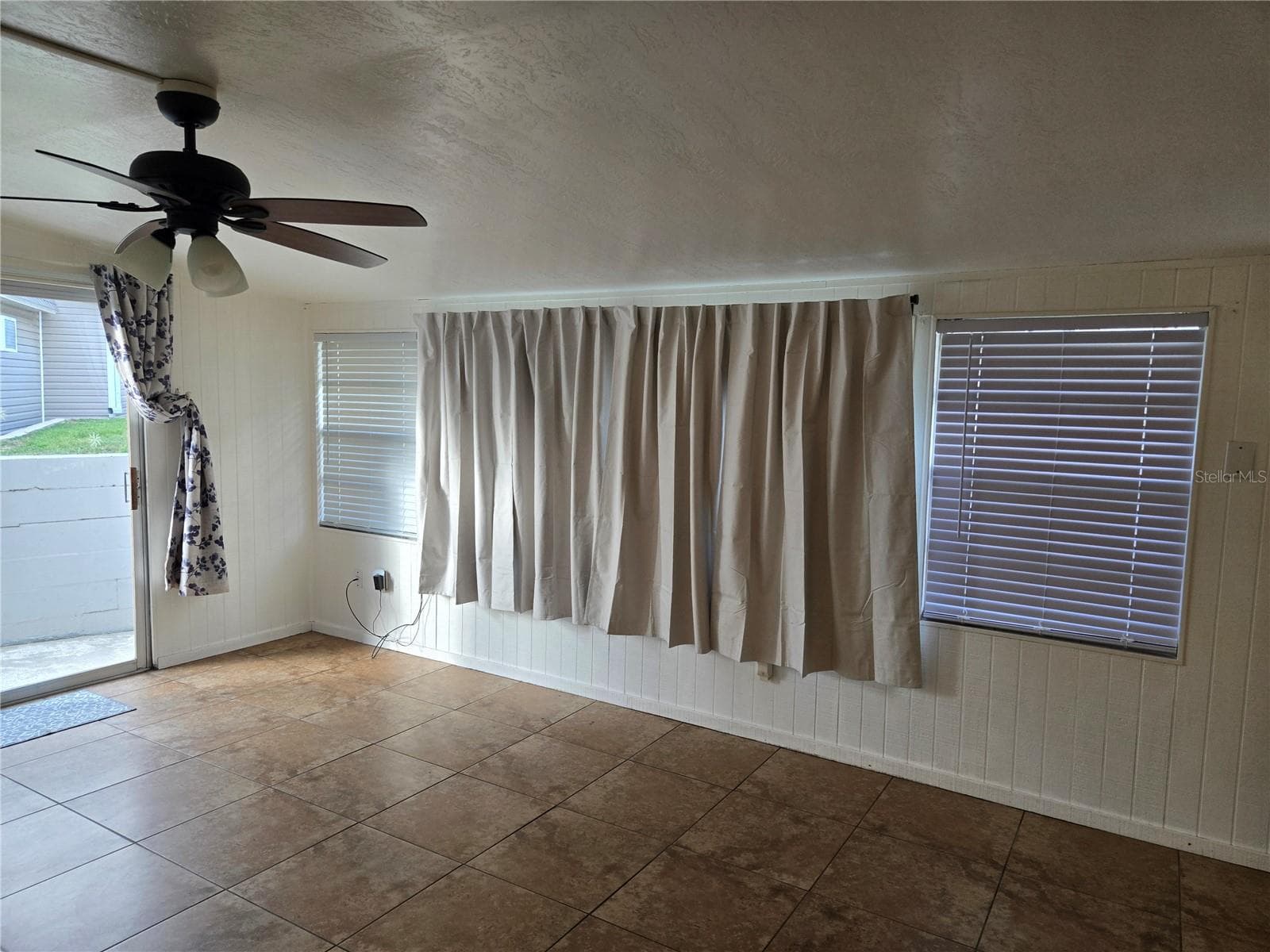 Living area - 10301 US HIGHWAY 27 #22, CLERMONT