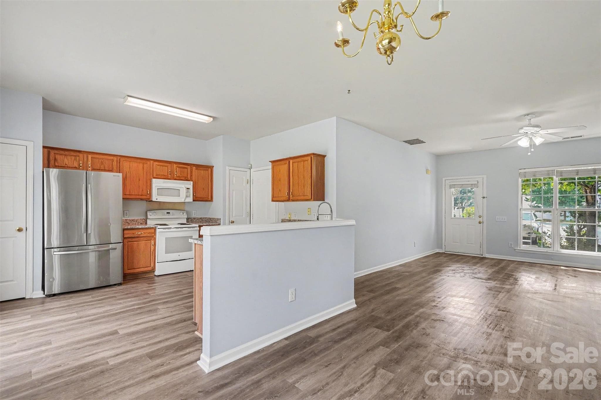 Single Family Residence at 2410 Normancrest Court, Charlotte, photo 6 of 23