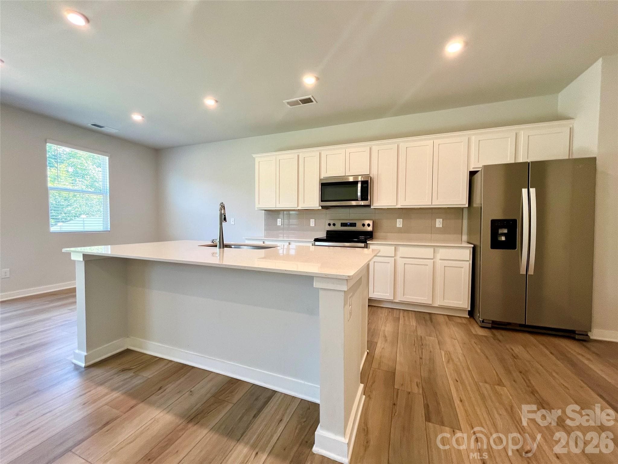 Single Family Residence at 307 Bezelle Avenue, York, photo 14 of 42
