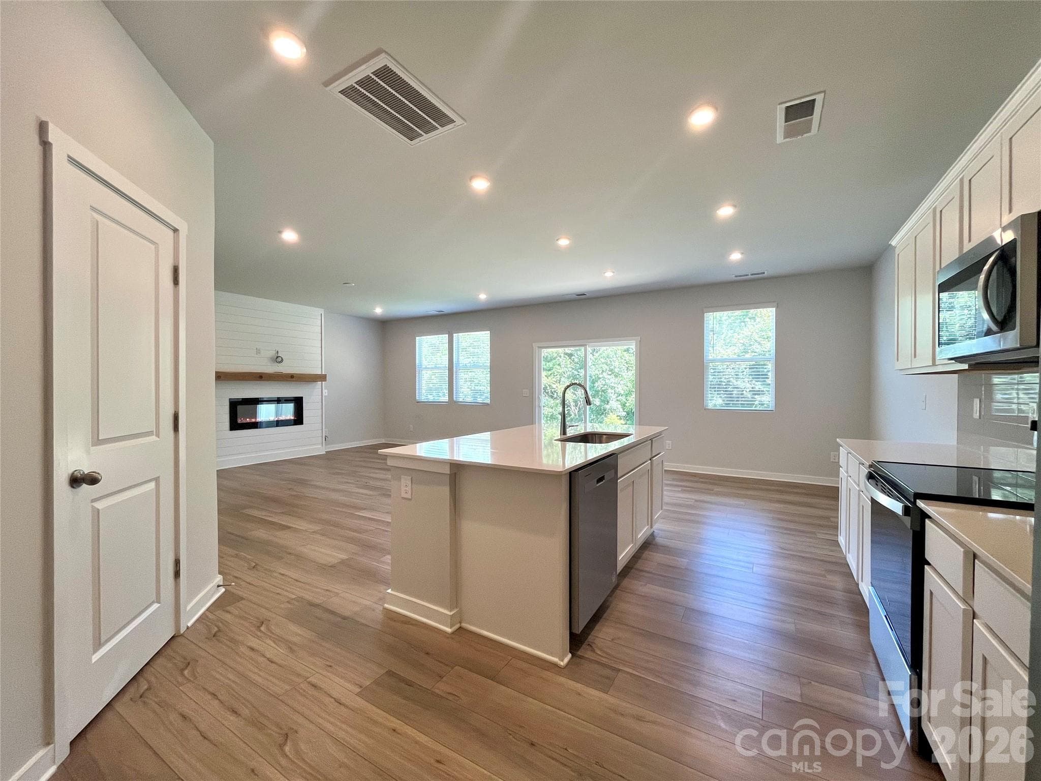 Single Family Residence at 307 Bezelle Avenue, York, photo 21 of 42