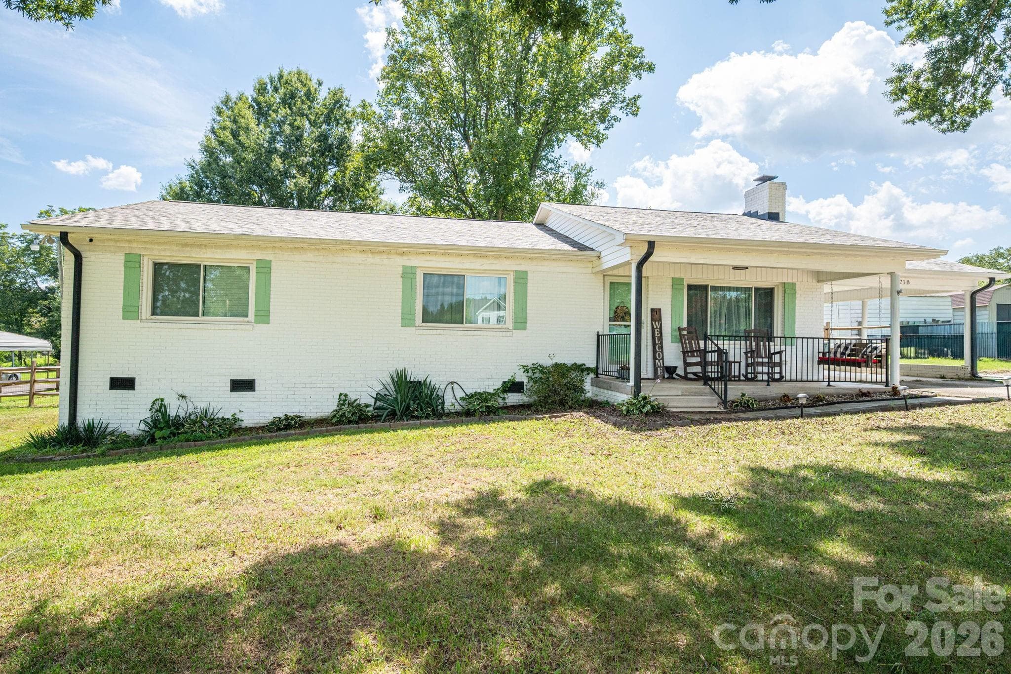 Welcoming front porch - 1718 Woolie Road, Lincolnton