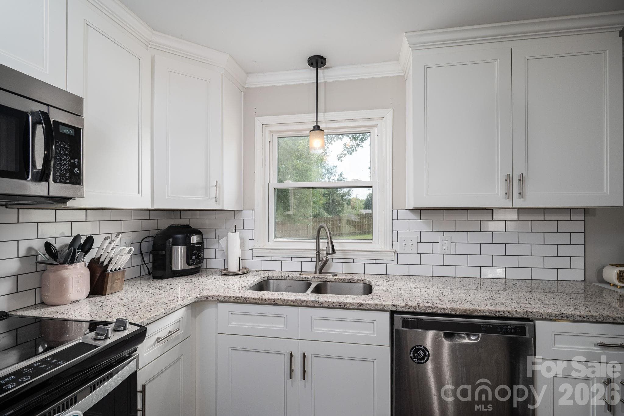 Granite counter tops - 1718 Woolie Road, Lincolnton