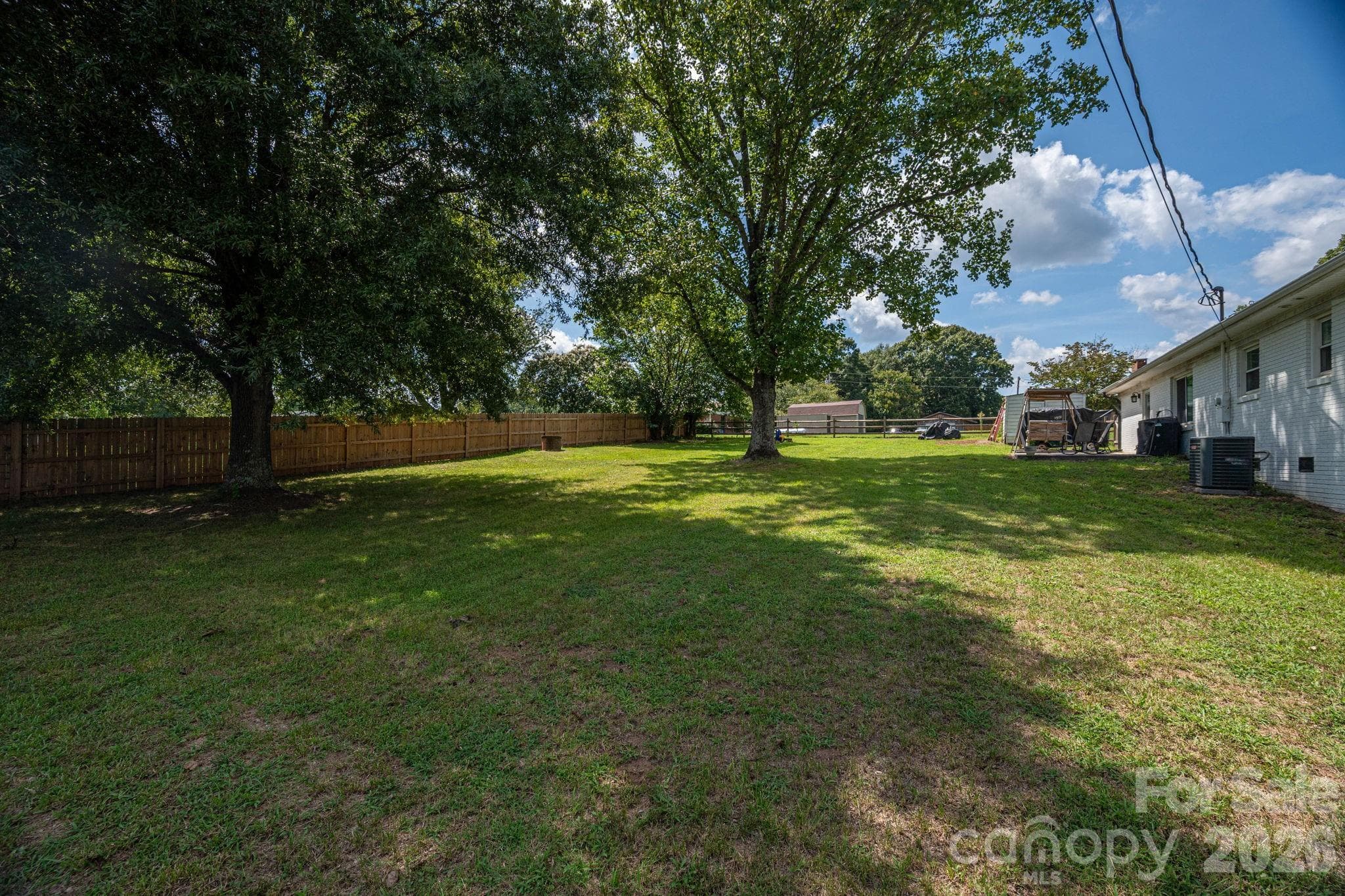 Large back yard - 1718 Woolie Road, Lincolnton