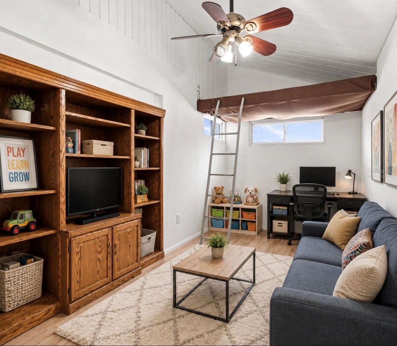 This photo has been virtually staged. - 1932 GREGORY DR, TAMPA