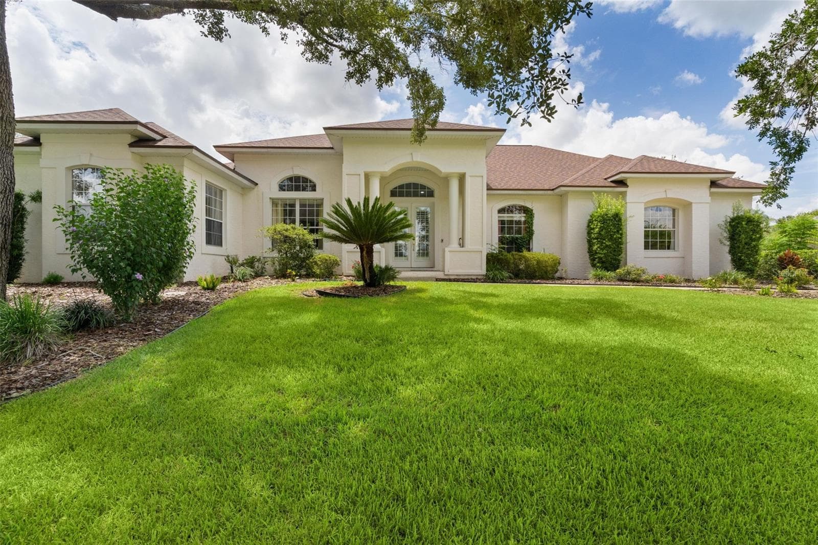 Front Exterior - 39407 TREELINE DR, LADY LAKE