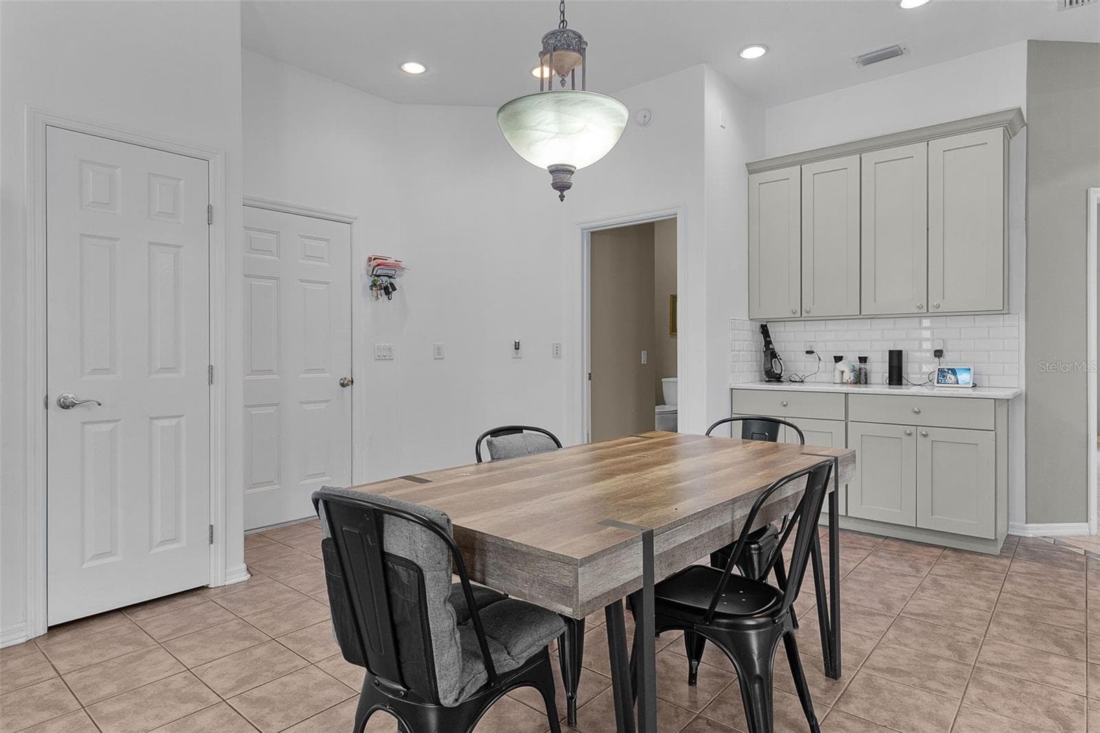 Eat in Kitchen - 39407 TREELINE DR, LADY LAKE