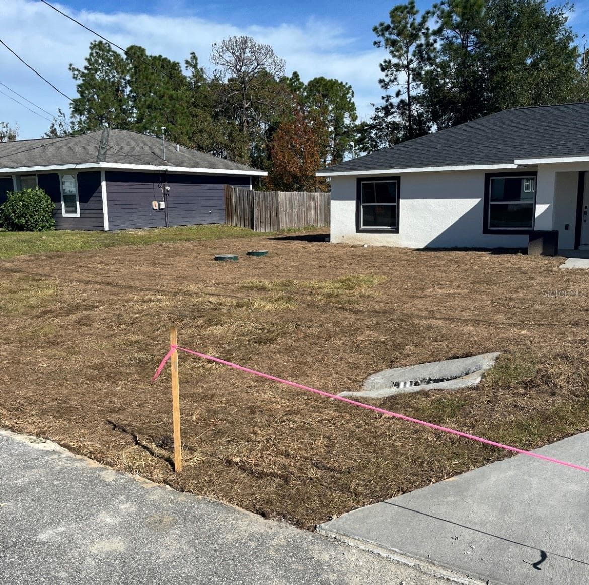 Single Family Residence at 24492 NW HEMLOCK AVE, DUNNELLON, photo 2 of 48