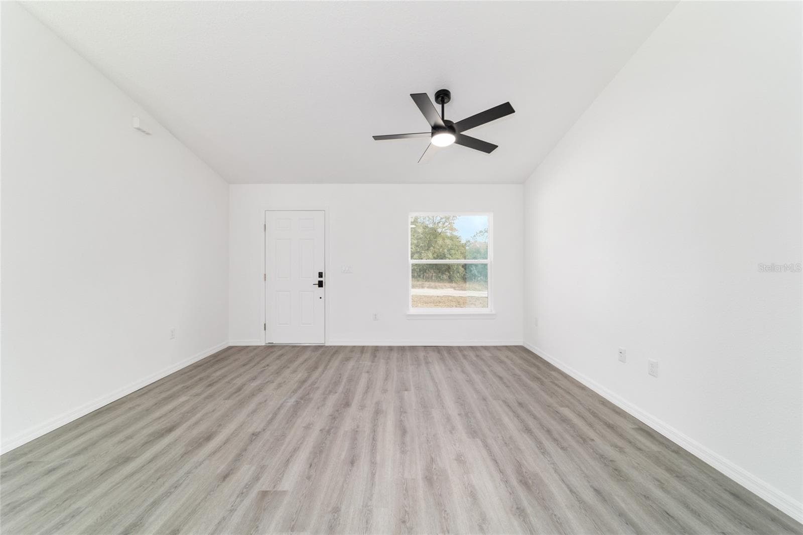 Single Family Residence at 24492 NW HEMLOCK AVE, DUNNELLON, photo 27 of 48