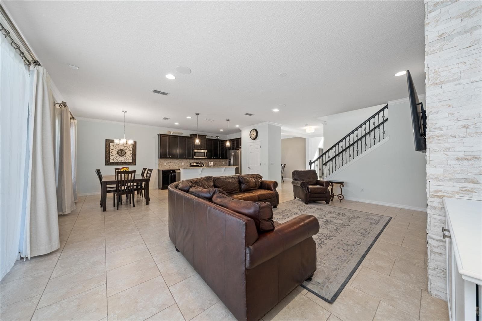 Single Family Residence at 2202 REDMARK LN, WINTER GARDEN, photo 6 of 61