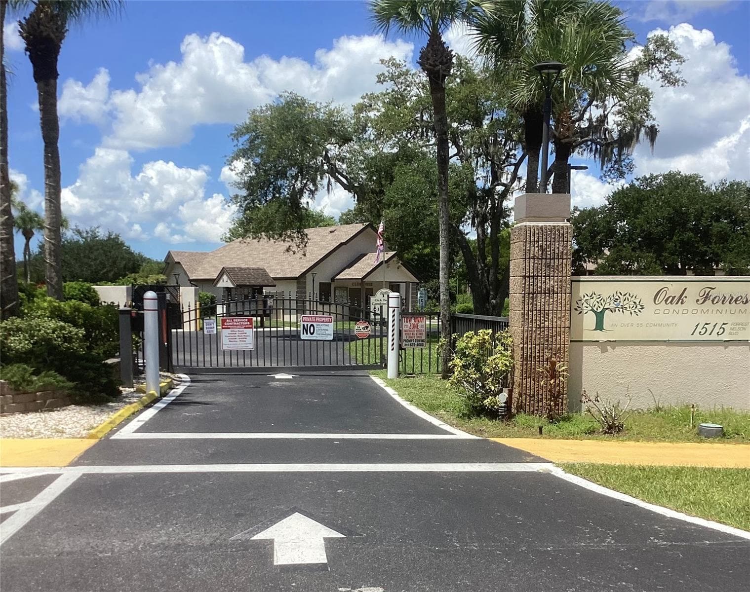 Condominium at OAK FORREST, PORT CHARLOTTE, photo 3 of 30