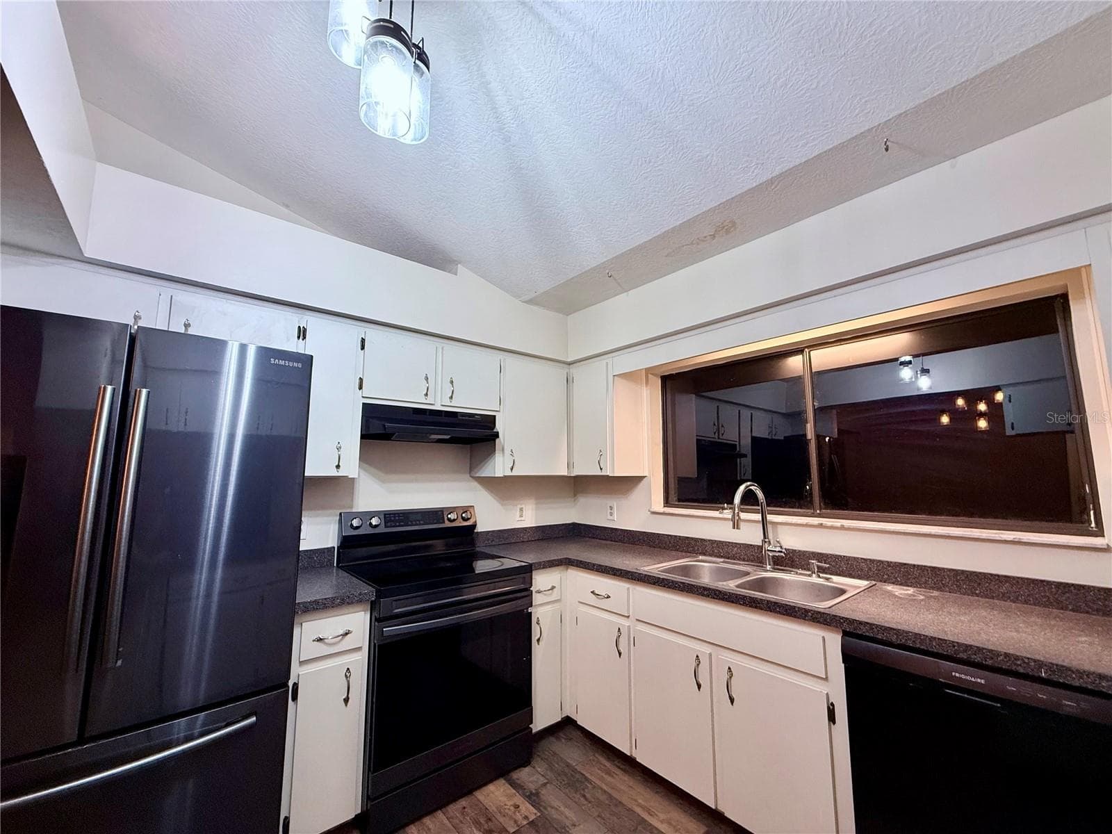 Single Family Residence at 3530 W COGWOOD CIR, BEVERLY HILLS, photo 14 of 69