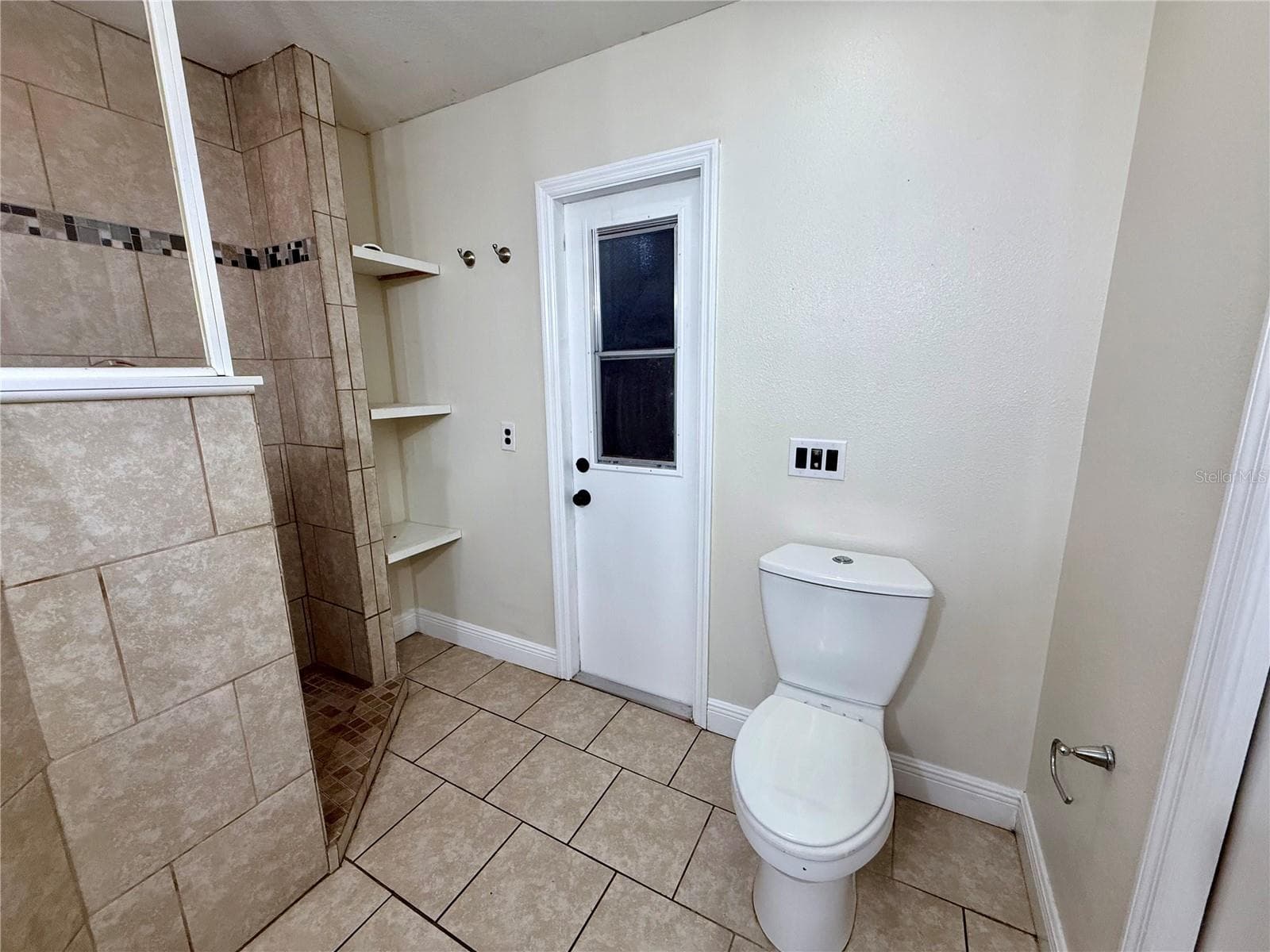Single Family Residence at 3530 W COGWOOD CIR, BEVERLY HILLS, photo 32 of 69