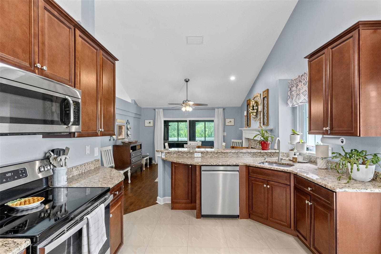 Single Family Residence at 633 PUGH ST, LAKE MARY, photo 15 of 36