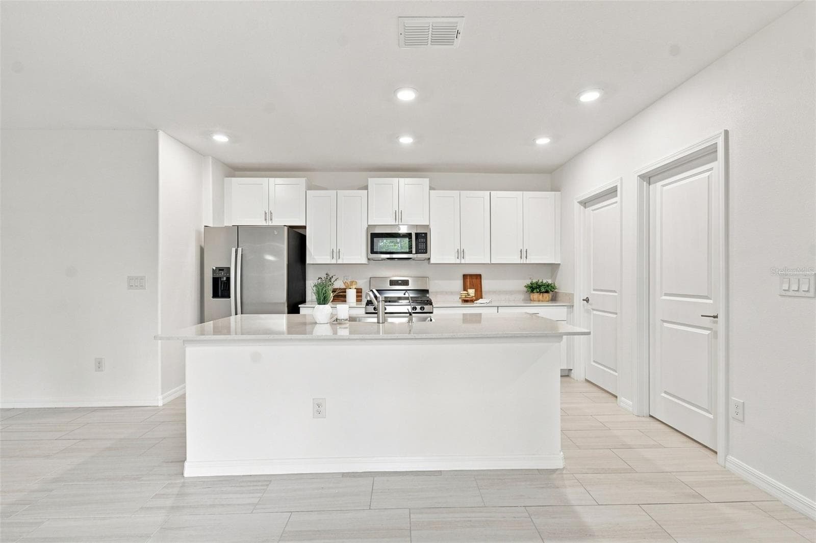 Single Family Residence at 22141 STORYBOOK CABIN WAY, LAND O LAKES, photo 5 of 50