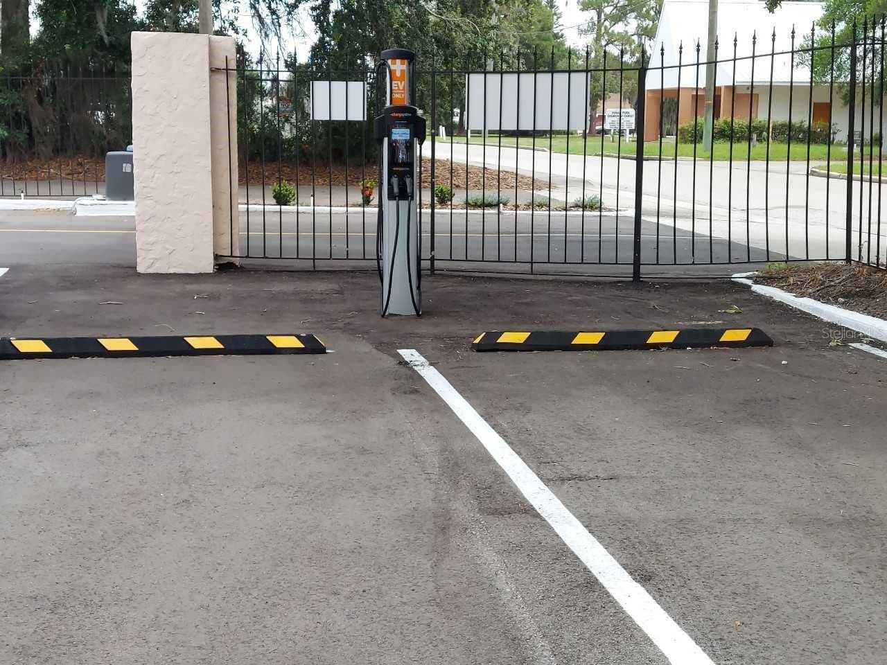 Electric Car charger for owners use - 1776 6TH ST NW #409, WINTER HAVEN