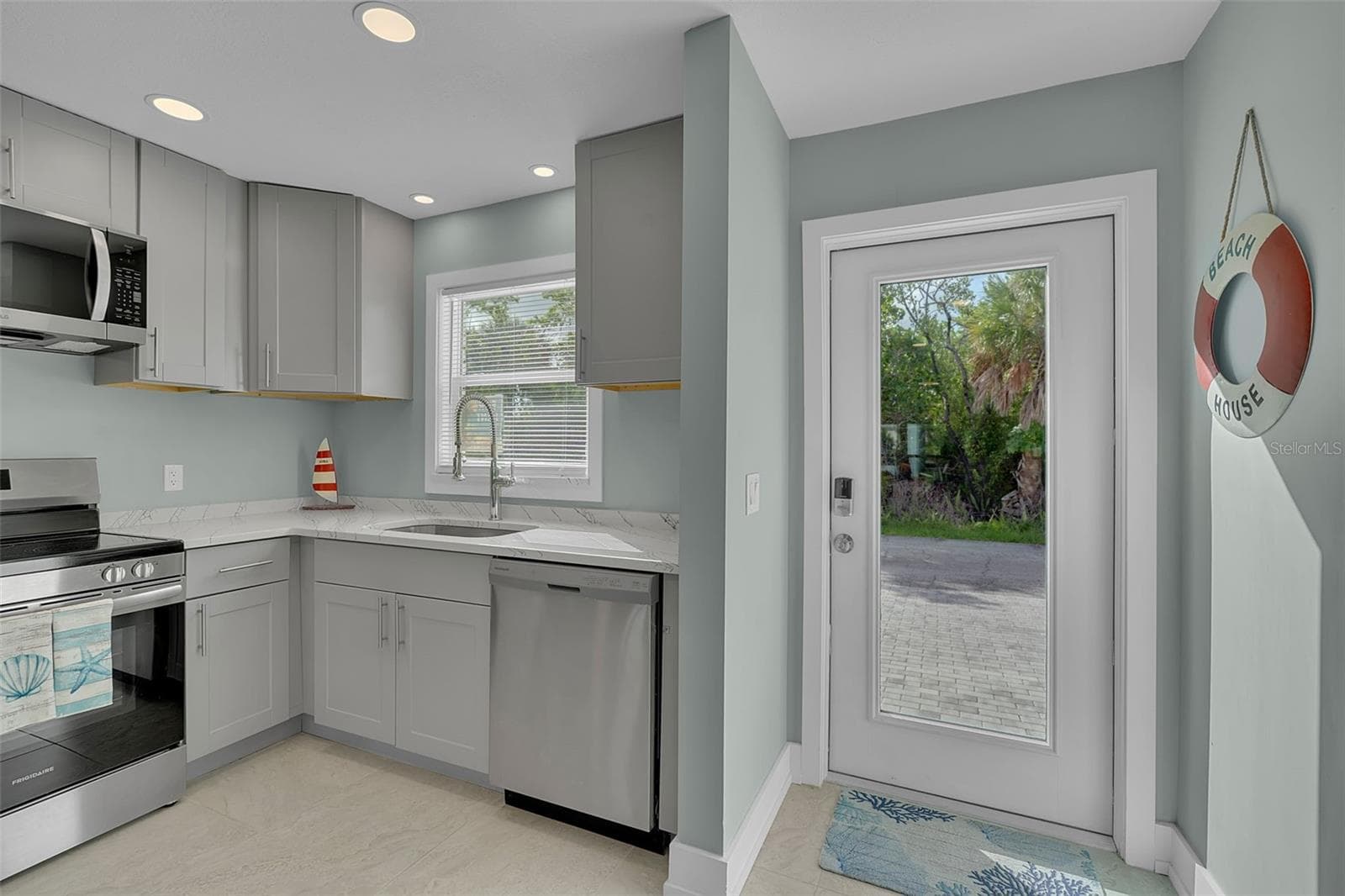 Condominium at 713 SAINT JUDES DR S #2, LONGBOAT KEY, photo 8 of 45