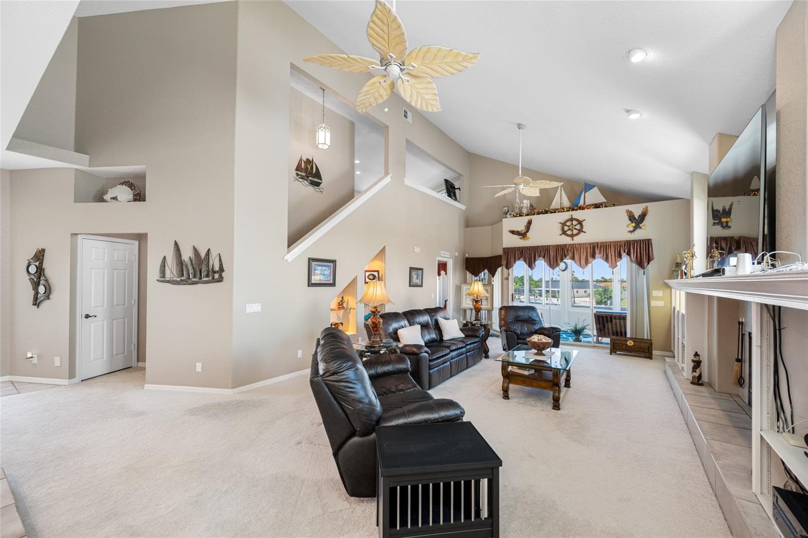 Single Family Residence at 861 SYMPHONY ISLES BLVD, APOLLO BEACH, photo 7 of 98