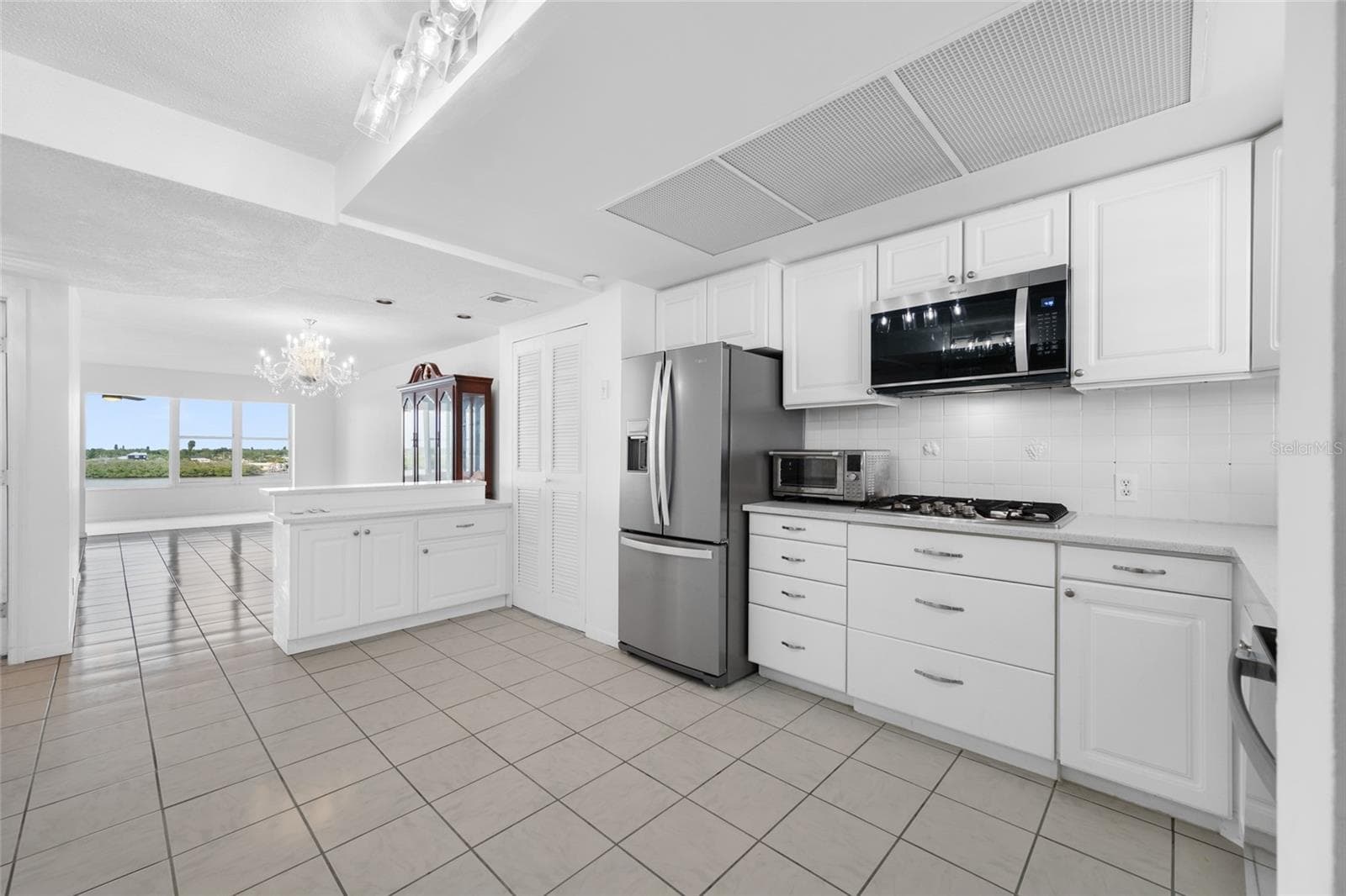 Condominium at 1847 SHORE DR S #509, SOUTH PASADENA, photo 7 of 28