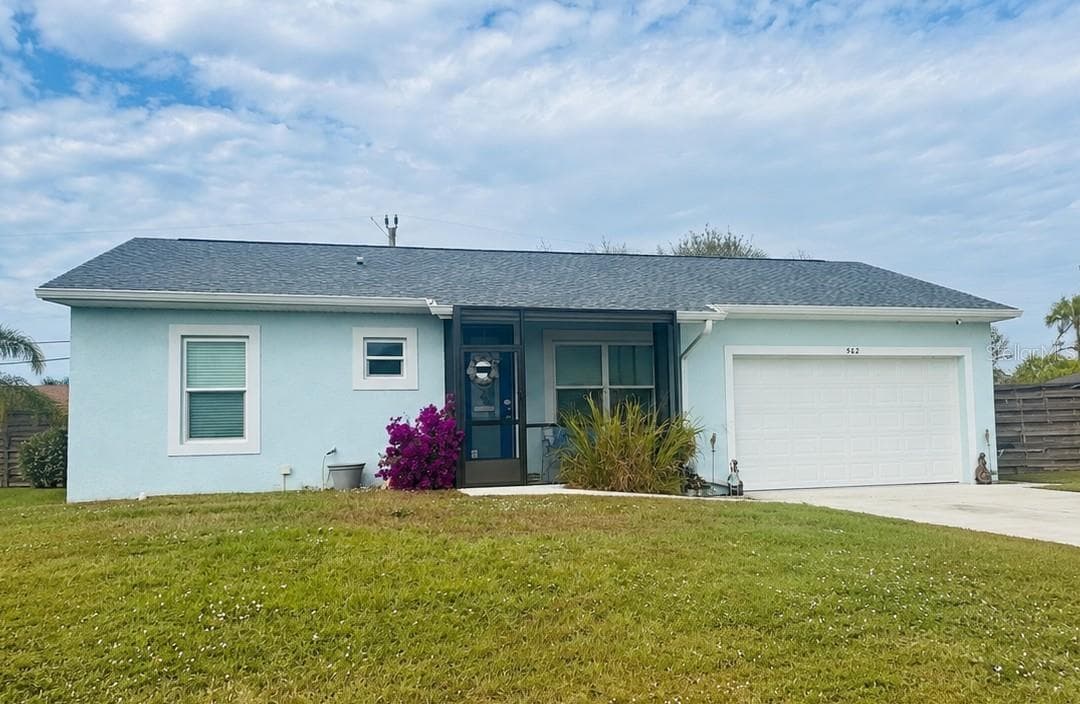 562 FLAMINGO RD