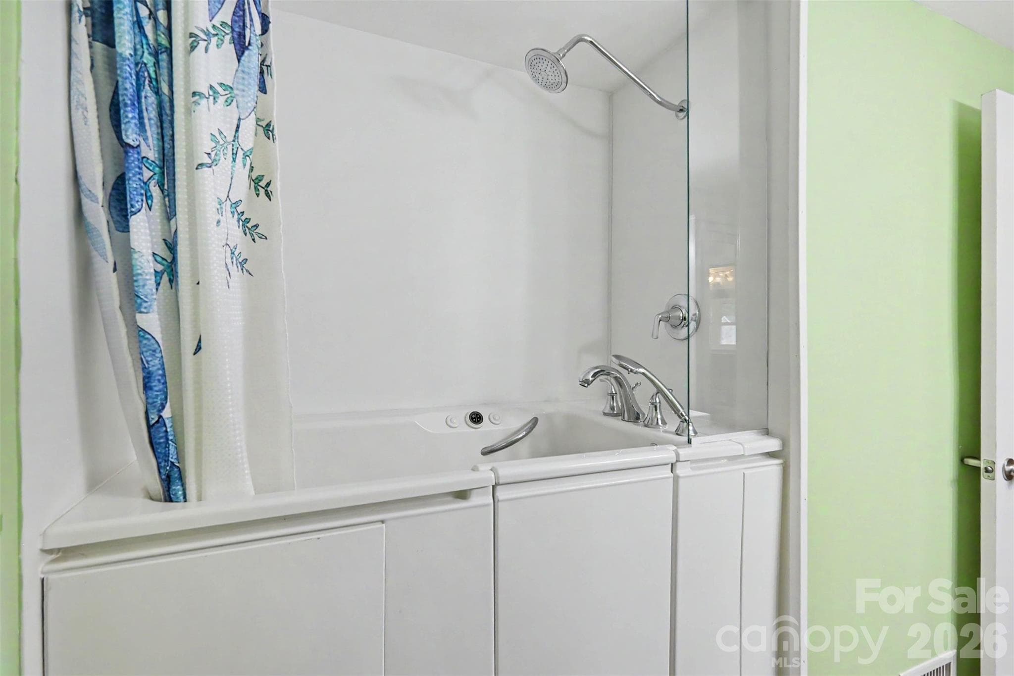 Single Family Residence at 126 21st Avenue NW, Hickory, photo 28 of 35