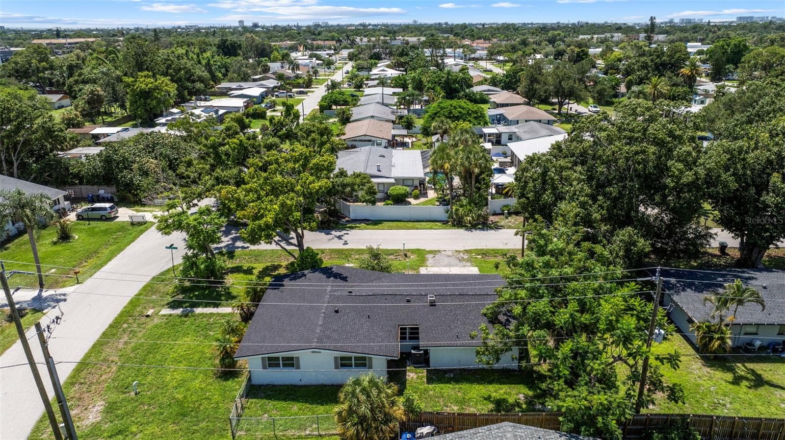 Single Family Residence at 4875 NORTHWOOD AVE, SARASOTA, photo 4 of 47