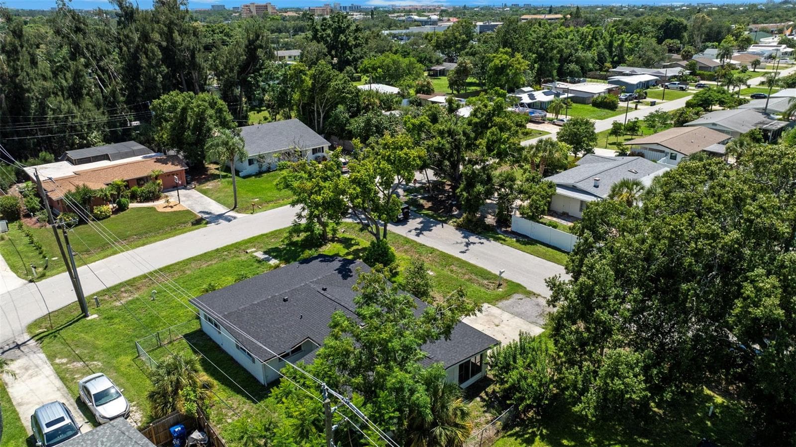 Single Family Residence at 4875 NORTHWOOD AVE, SARASOTA, photo 5 of 47