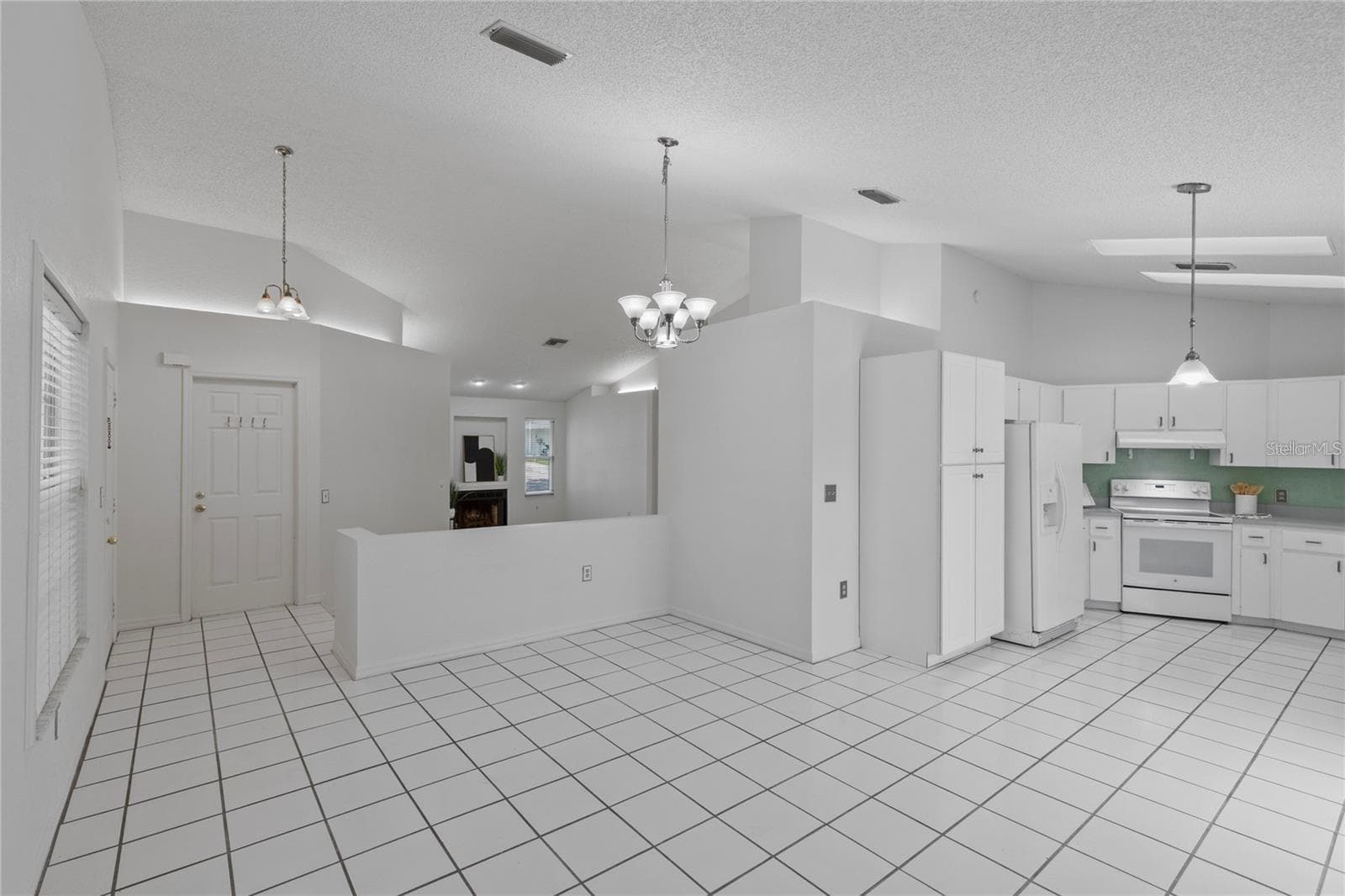 Single Family Residence at 5116 PLANTATION DR, HOLIDAY, photo 5 of 11