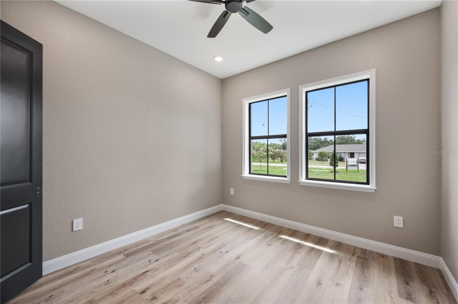 Single Family Residence at 2411 OLD MEDULLA RD, LAKELAND, photo 8 of 39
