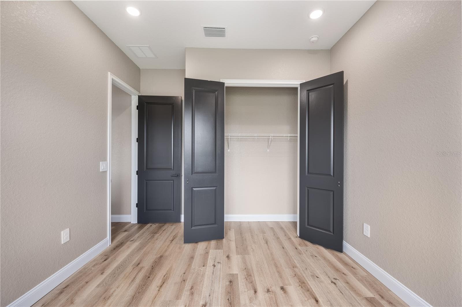 Single Family Residence at 2411 OLD MEDULLA RD, LAKELAND, photo 9 of 39