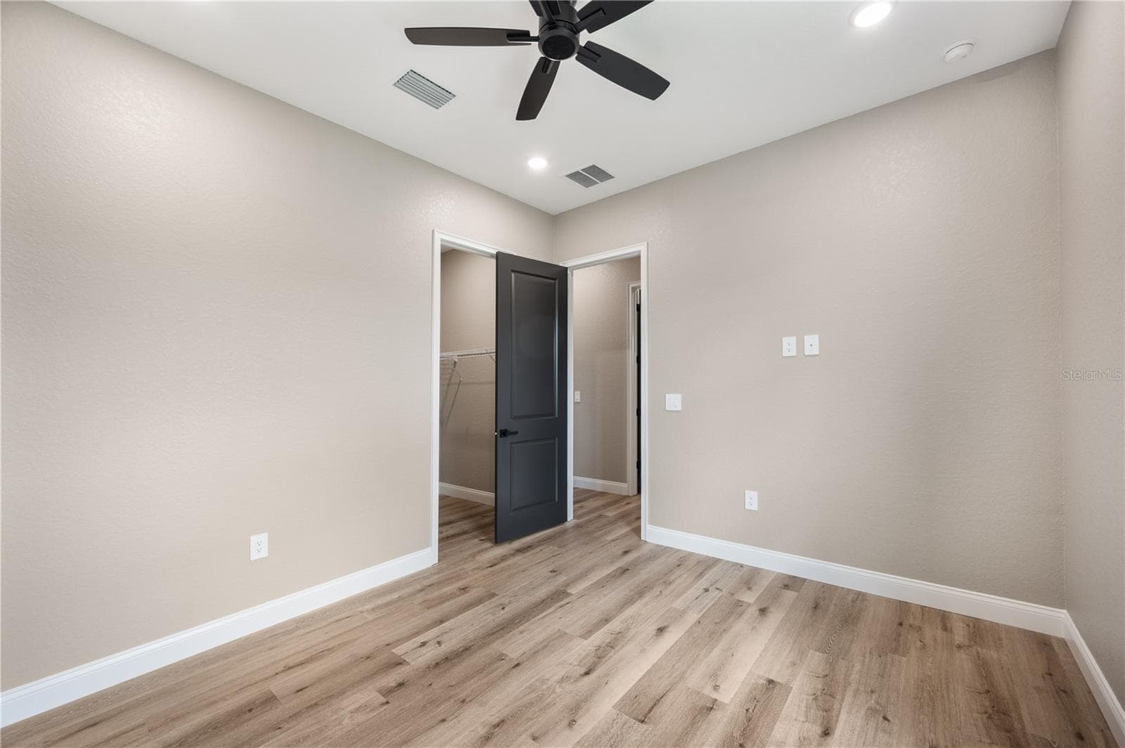Single Family Residence at 2411 OLD MEDULLA RD, LAKELAND, photo 30 of 39