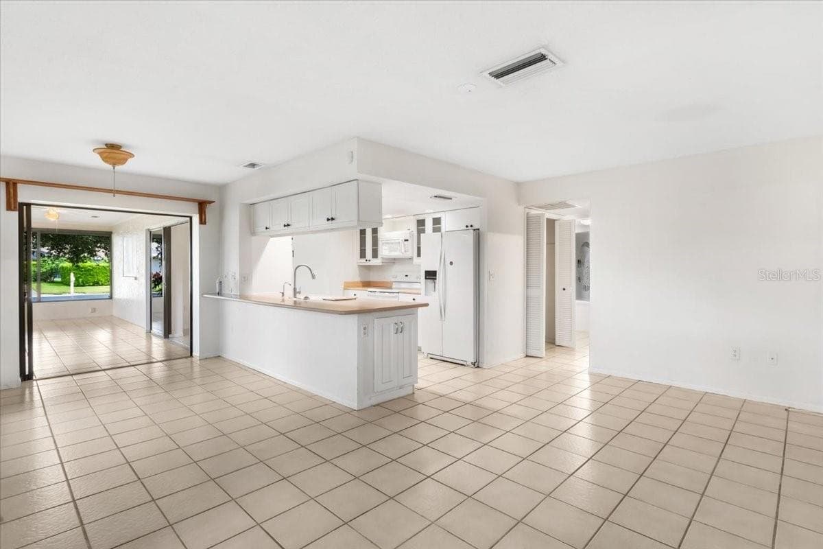 Single Family Residence at 1608 BOB O LINK DR, VENICE, photo 20 of 43