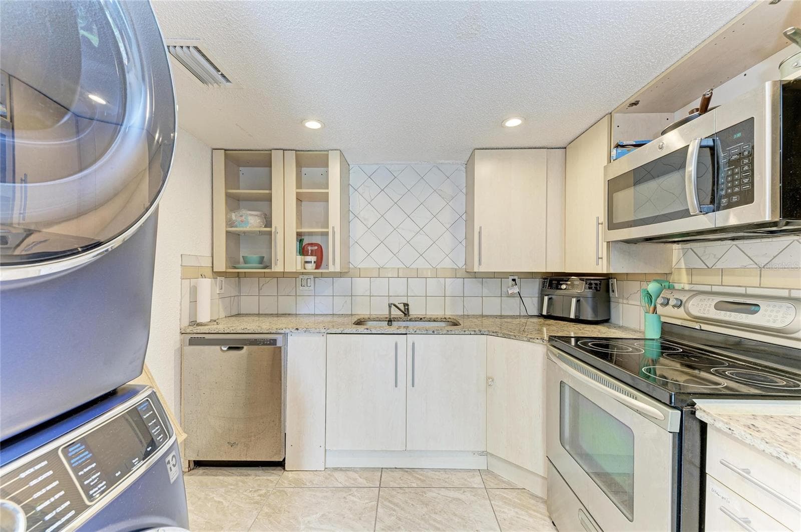 Condominium at 3471 CLARK RD #169, SARASOTA, photo 13 of 32