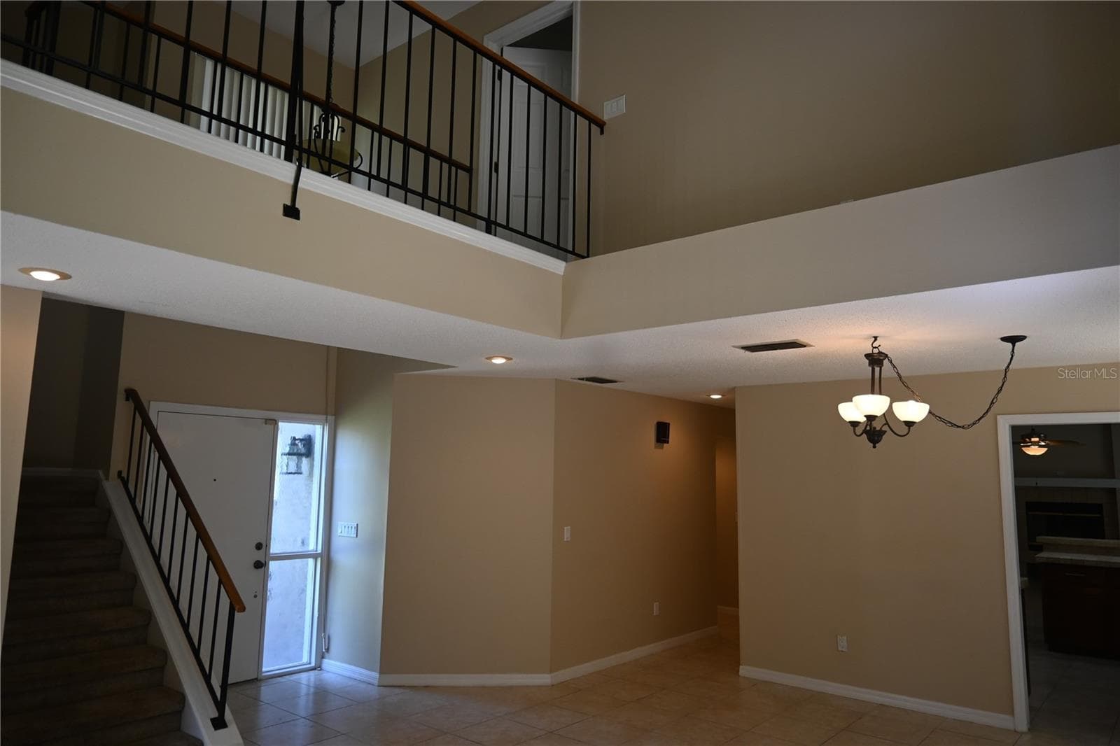 Single Family Residence at 1142 ODAY DR, WINTER SPRINGS, photo 3 of 11