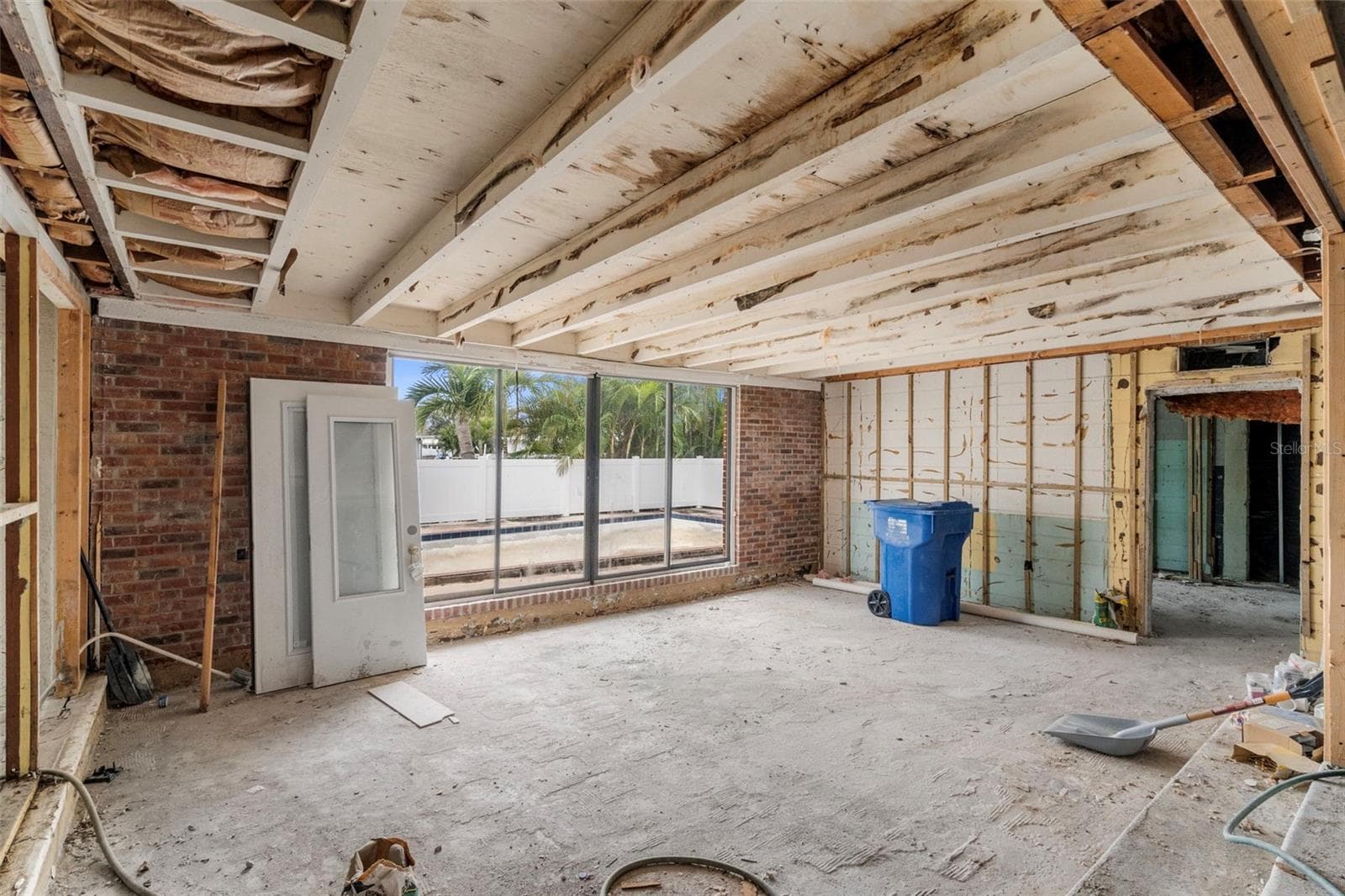 Single Family Residence at 9570 SUN ISLE DR NE, ST PETERSBURG, photo 11 of 35