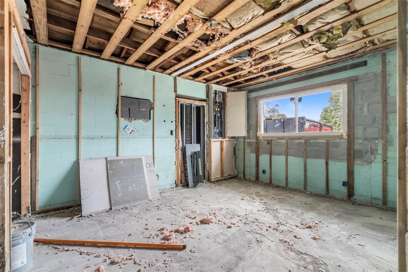 Single Family Residence at 9570 SUN ISLE DR NE, ST PETERSBURG, photo 12 of 35