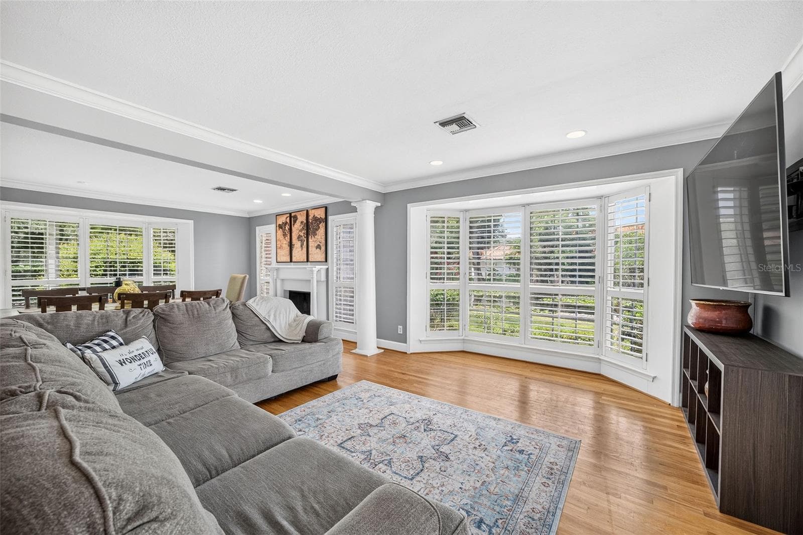 Great room with baywindows - 2260 W CLASSIC COURT, LONGWOOD