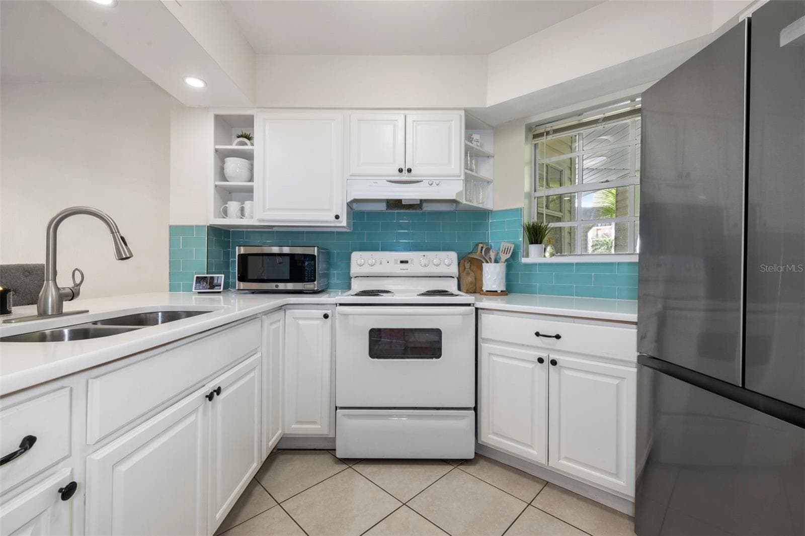 Condominium at 6915 STONES THROW CIR N #3104, ST PETERSBURG, photo 9 of 41