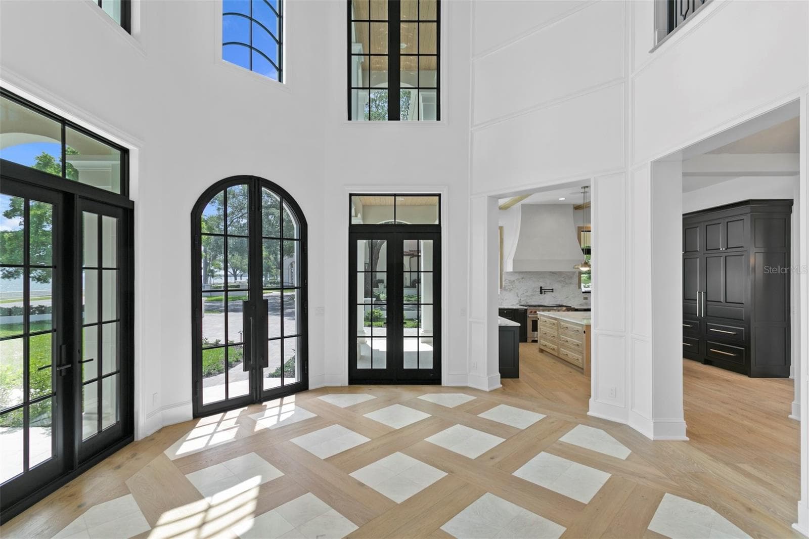 Single Family Residence at 3907 BAYSHORE BLVD, TAMPA, photo 4 of 98