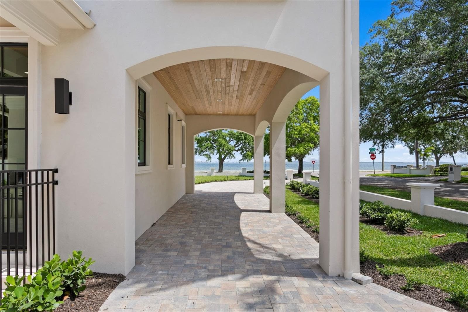 Single Family Residence at 3907 BAYSHORE BLVD, TAMPA, photo 95 of 98