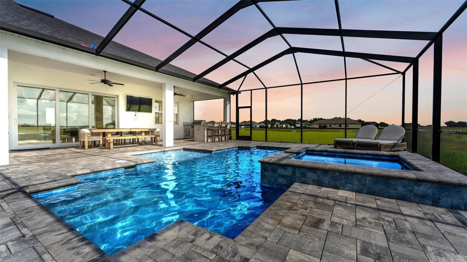 Single Family Residence at 7034 BENTRIDGE DR, LAKELAND, photo 2 of 54