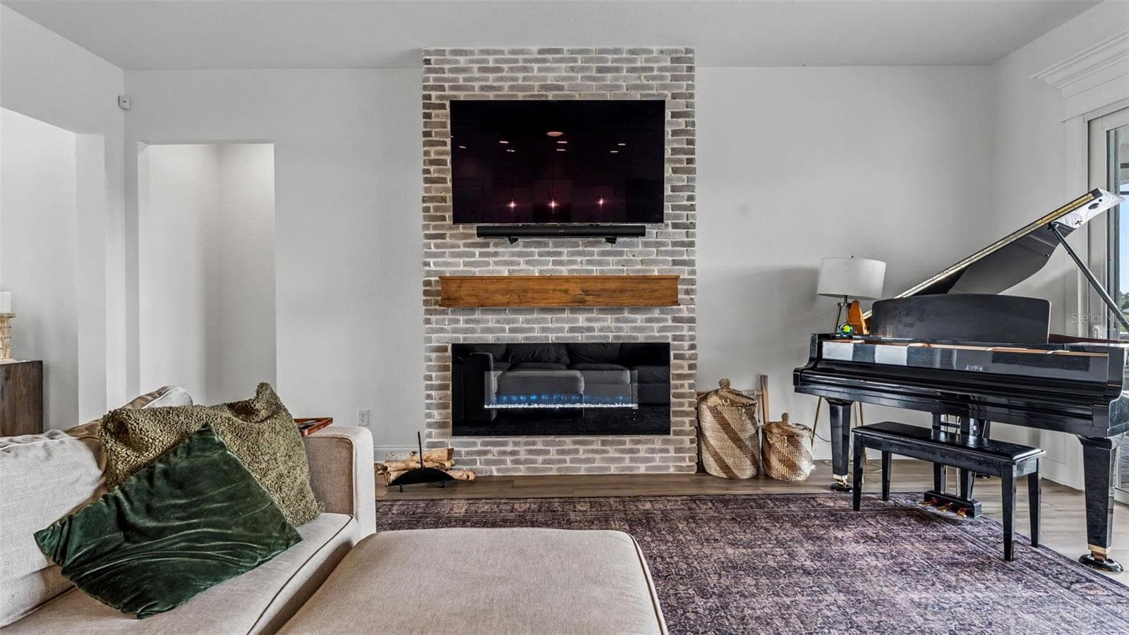 Living Room - 7034 BENTRIDGE DR, LAKELAND
