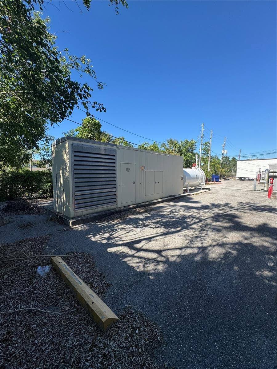 Cat - Generator - 365 105TH TER NE, ST PETERSBURG