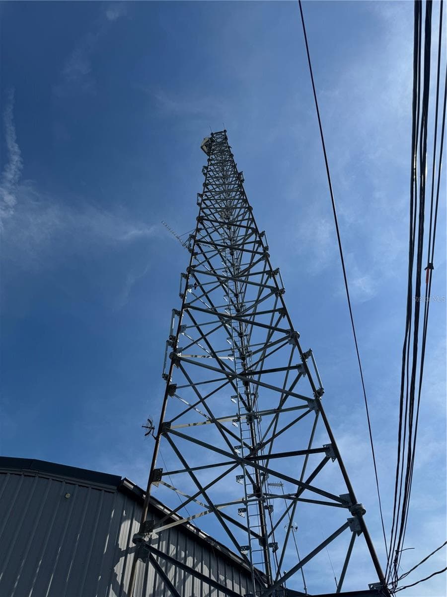 Tower / Antenna - 365 105TH TER NE, ST PETERSBURG