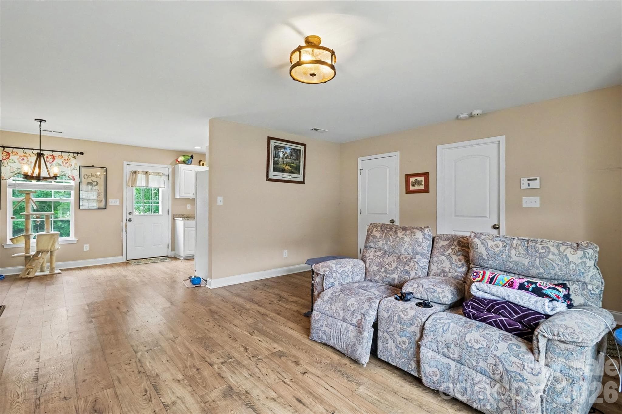 Single Family Residence at 1505 Foxbrook Circle, Lancaster, photo 12 of 25