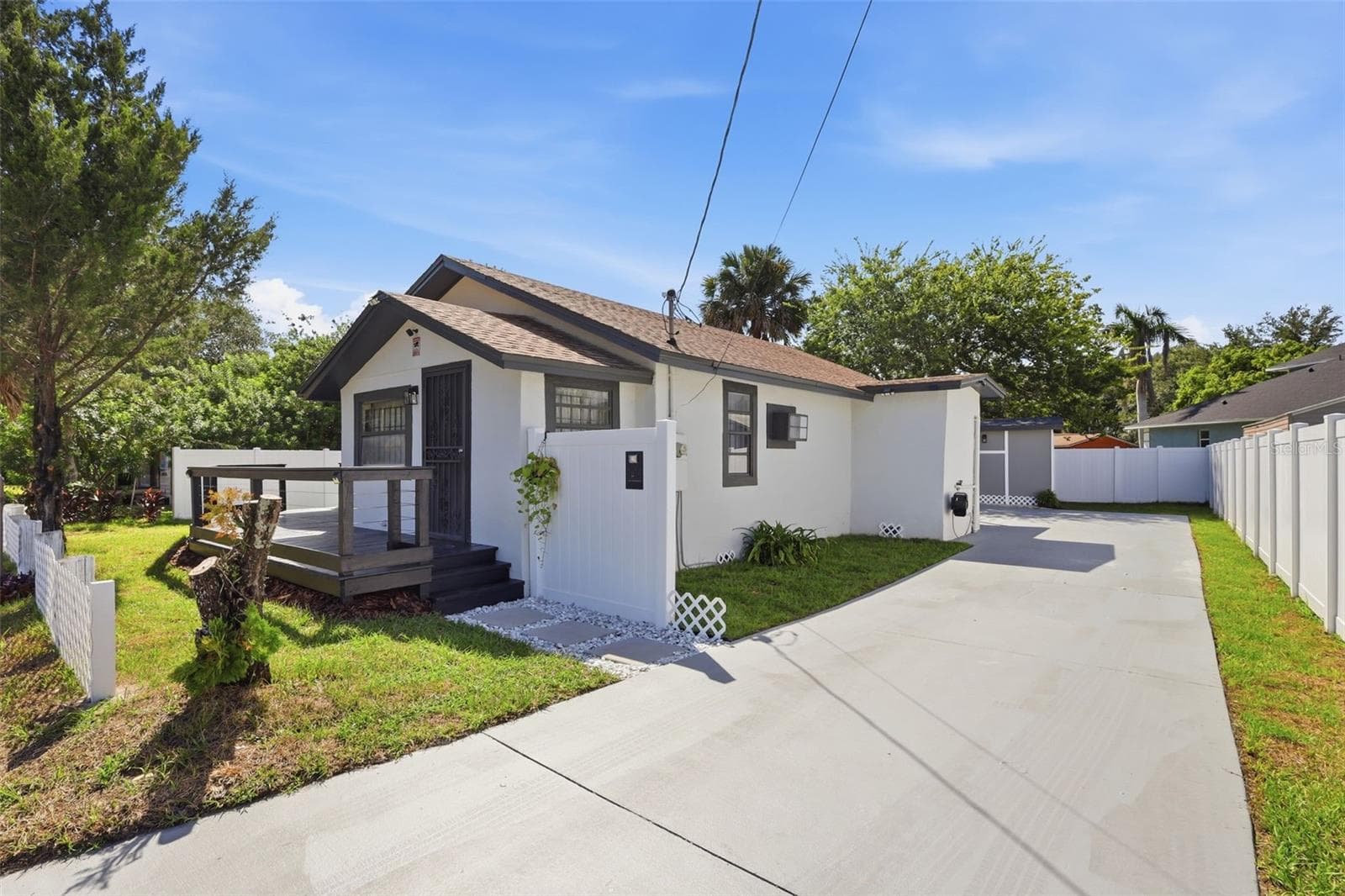 Single Family Residence at 1416 SOUTHWEST RD, SANFORD, photo 4 of 44