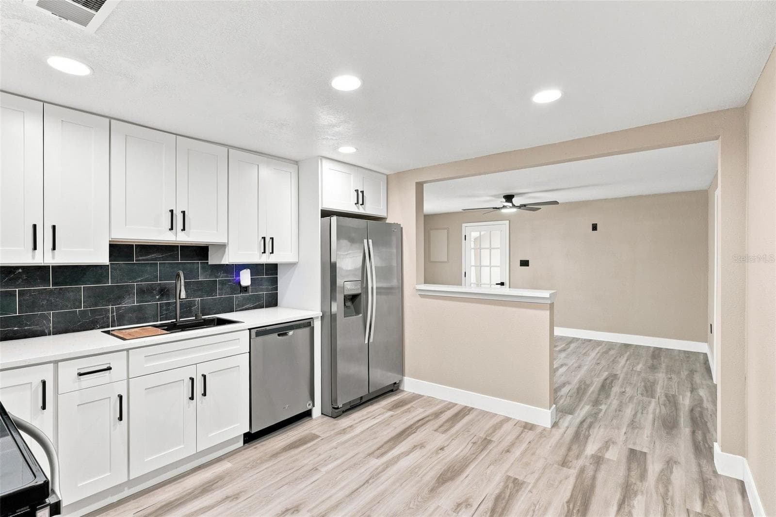 Single Family Residence at 1416 SOUTHWEST RD, SANFORD, photo 17 of 44