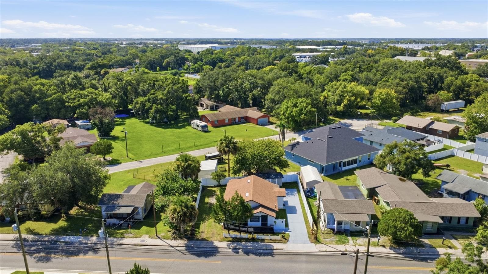 Single Family Residence at 1416 SOUTHWEST RD, SANFORD, photo 38 of 44